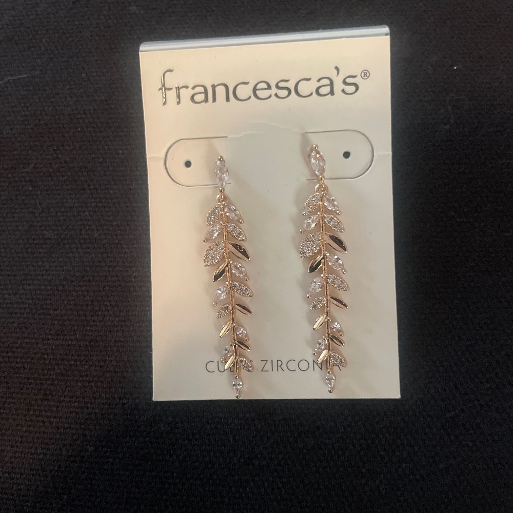 NWT Francesca’s Gold and Crystal Delicate Design Earrings